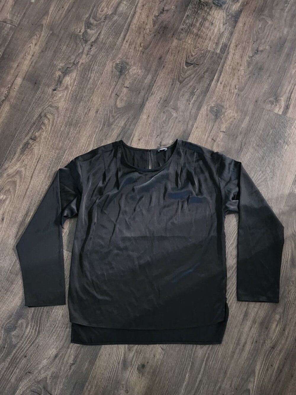 Express LS Silky Blouse - Medium